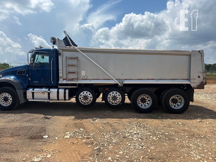2021-mack-granite-64fr-image-9