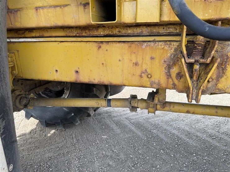 2005-john-deere-100-image-39