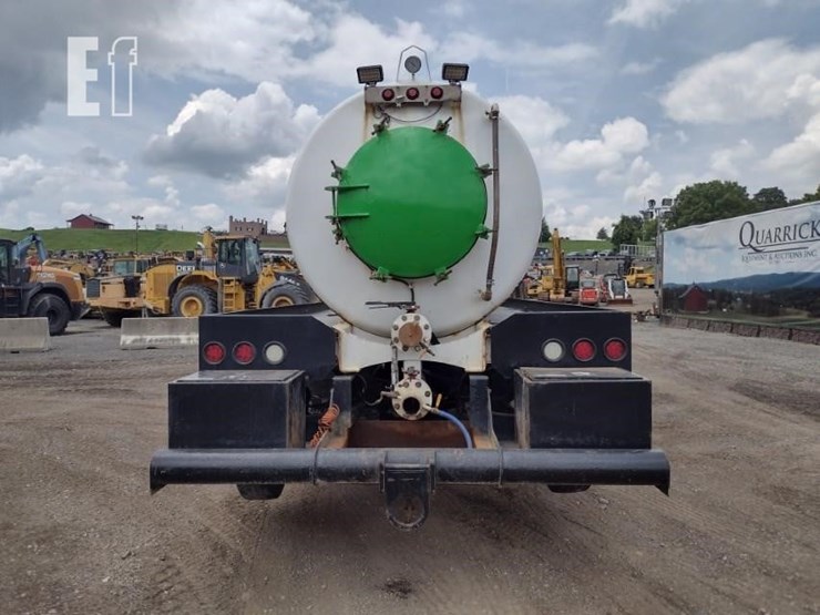 2016-peterbilt-367-image-4