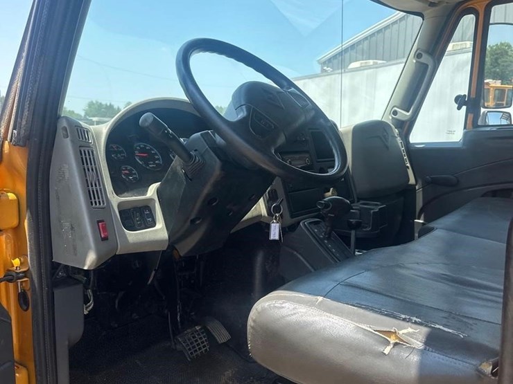 2013-international-durastar-4300-image-18