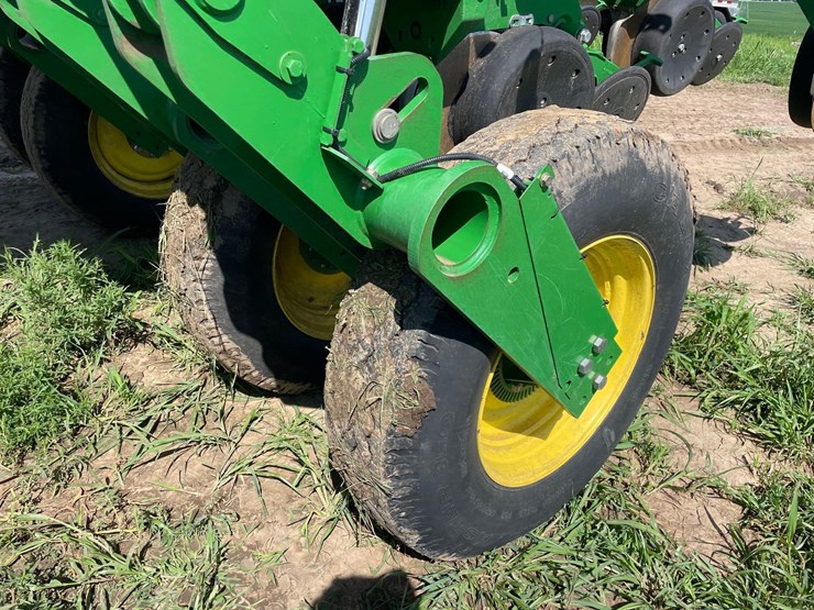 2012-john-deere-1790-image-52