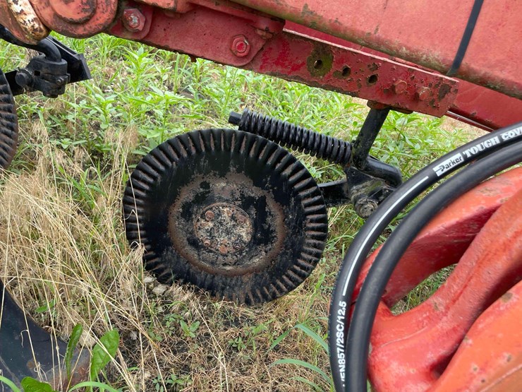 ih-720-6-bottom-plow-image-7