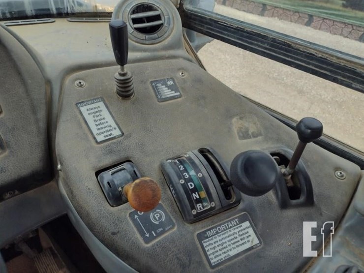 deere-300d-image-9