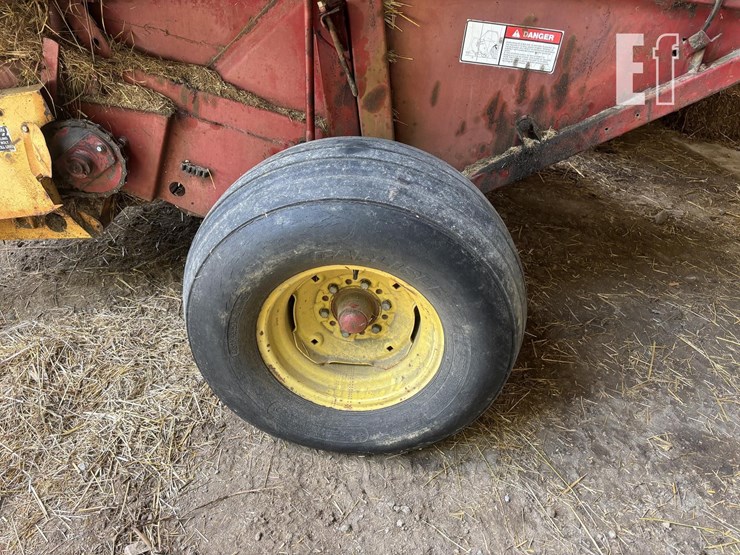 new-holland-855-image-10