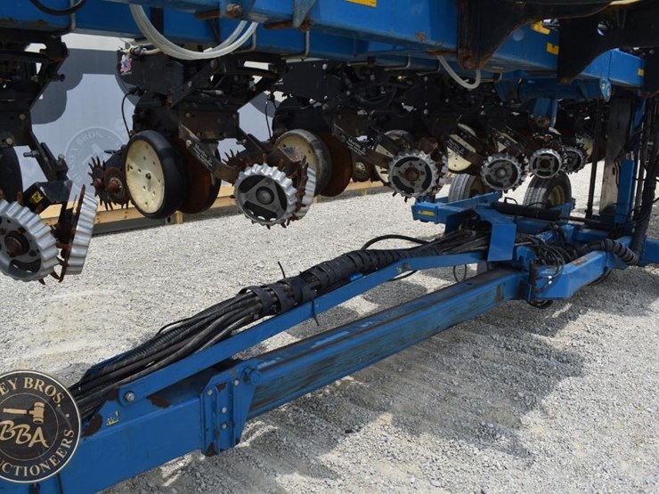 2005-kinze-3600-image-21
