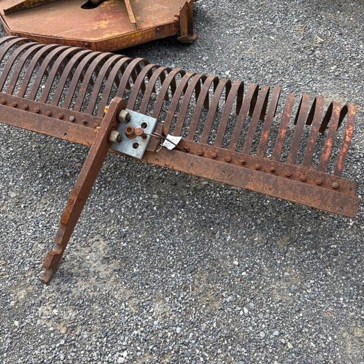 1pt Fast Hitch Stone Rake