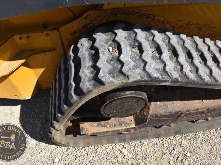 2019-deere-325g-image-42
