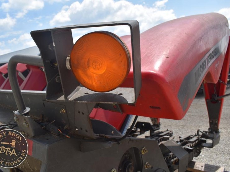 2011-massey-ferguson-830-image-14