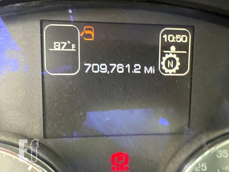 2015-kenworth-t880-image-36