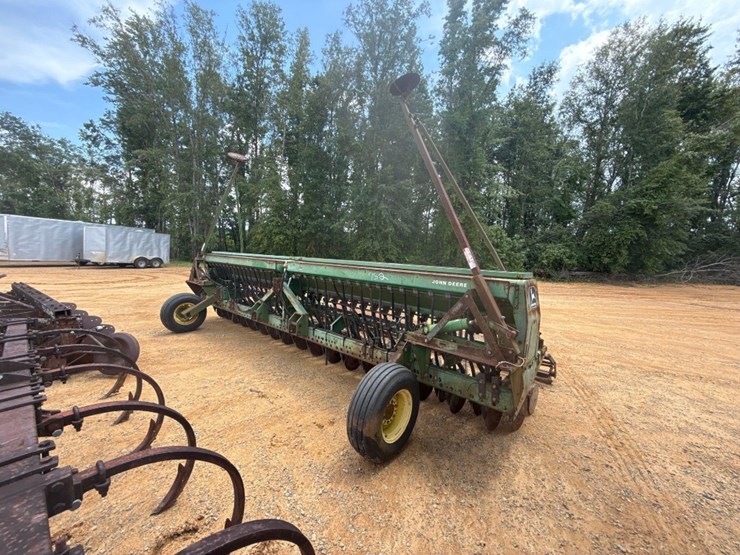 john-deere-520-image-2