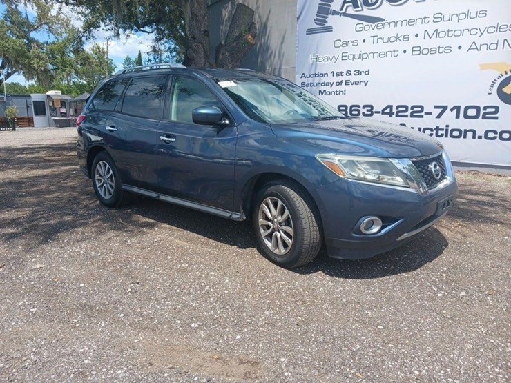 2015-nissan-pathfinder-image-2