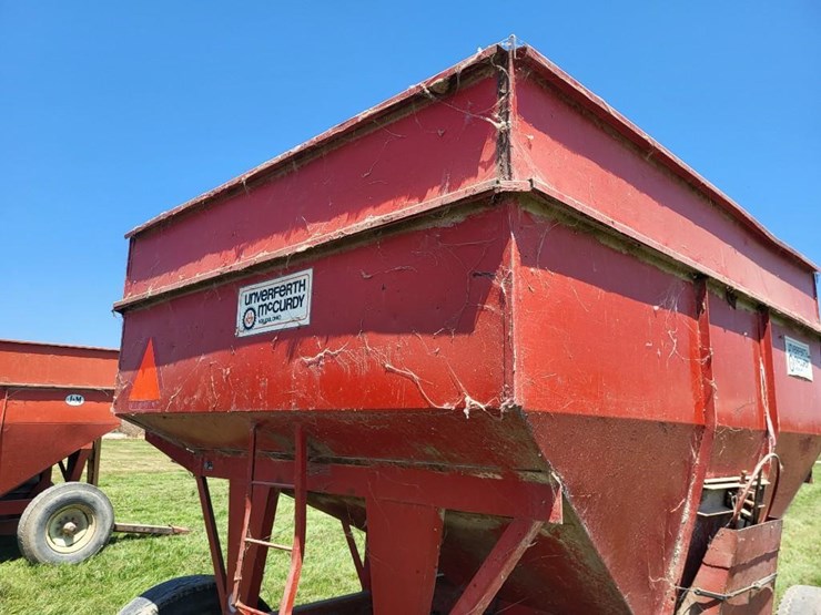 unverferth-mccurdy-350-hopper-wagon-w/running-gear-image-30