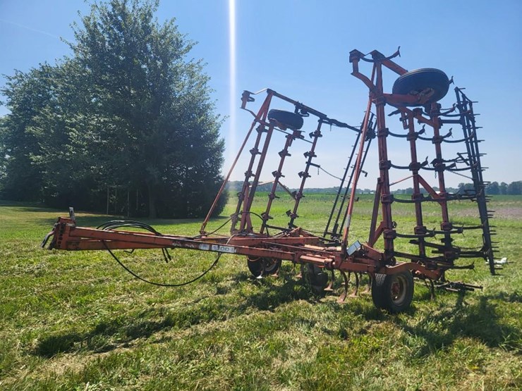 allis-chalmers-1300-e-30'-field-cultivator-w/3-bar-spike-harrow-image-7