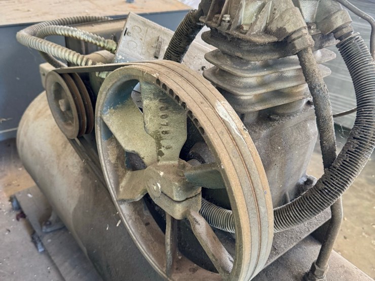 campbell-hausfeld-air-compressor-image-3