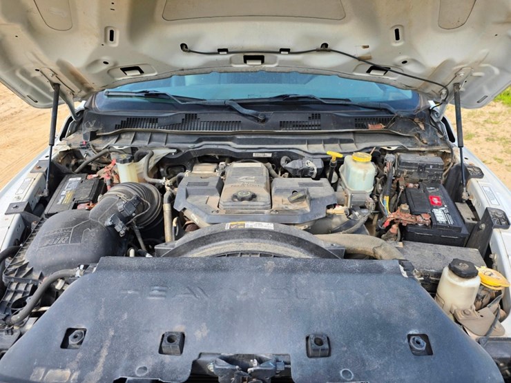 2018-dodge-ram-5500-image-25