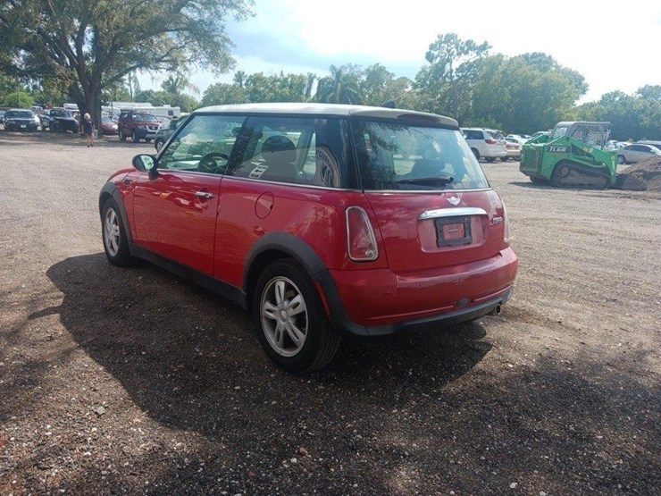 2006-mini-cooper-runs/moves-base-image-7