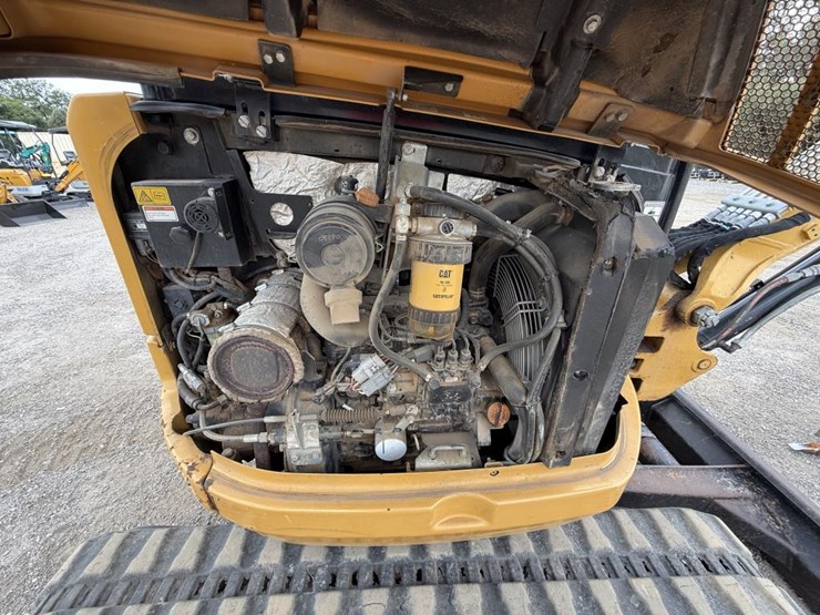 caterpillar-302.7d-image-11