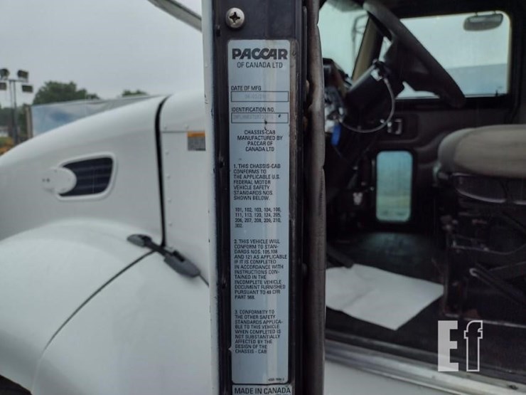 2008-peterbilt-335-image-6