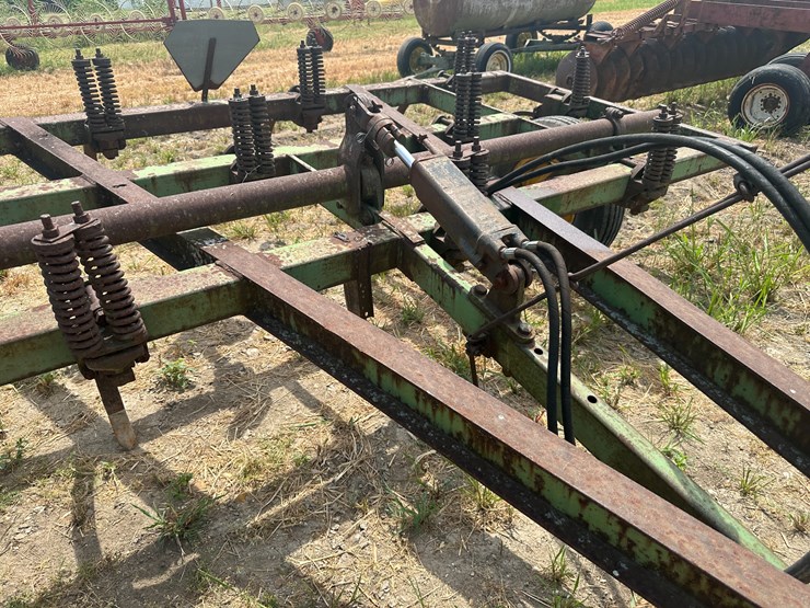 john-deere-100-image-27