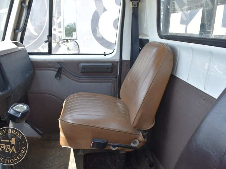 1996-international-4900-image-8