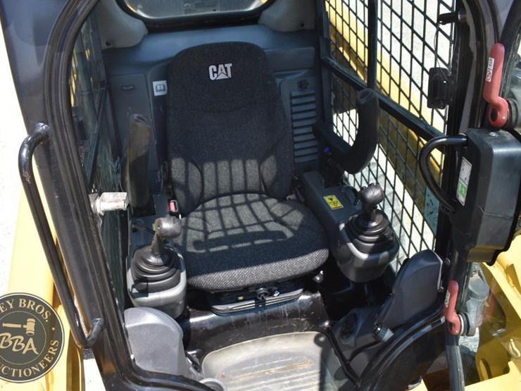 2015-caterpillar-272d2-image-34
