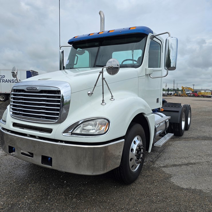 2018 FREIGHTLINER COLUMBIA 120