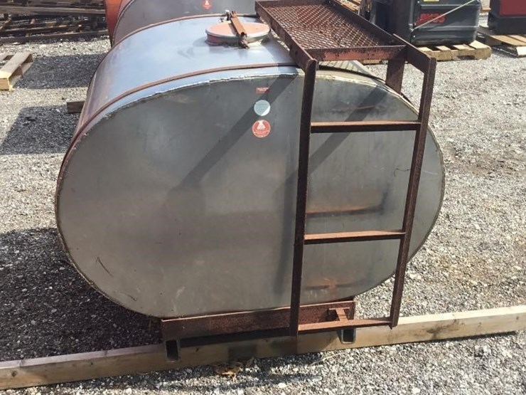 2--200-gallon-chem-farm-tanks-image-6