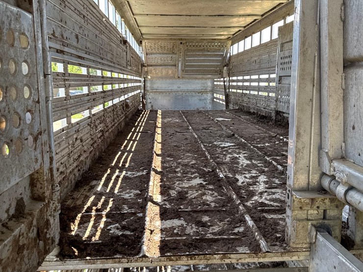 1981-wilson-livestock-trailer-image-19