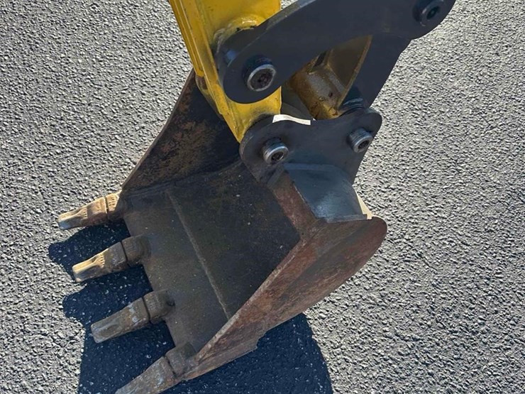 2020-new-holland-e26c-image-6