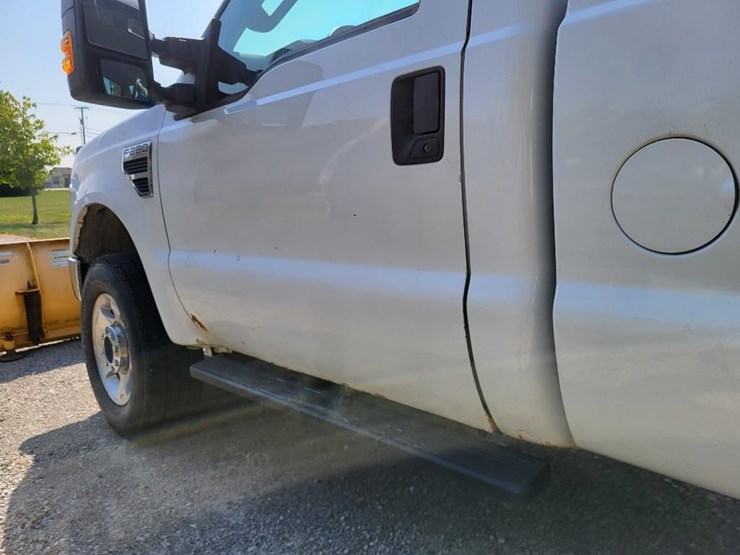 2008-ford-f250-xl-image-16