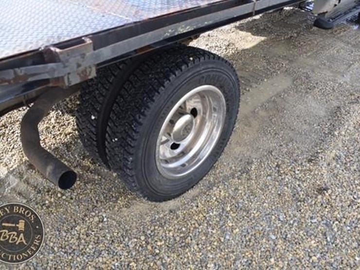 2003-ford-f550-image-17