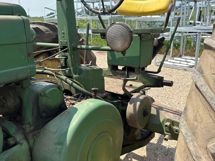 john-deere-b-image-6
