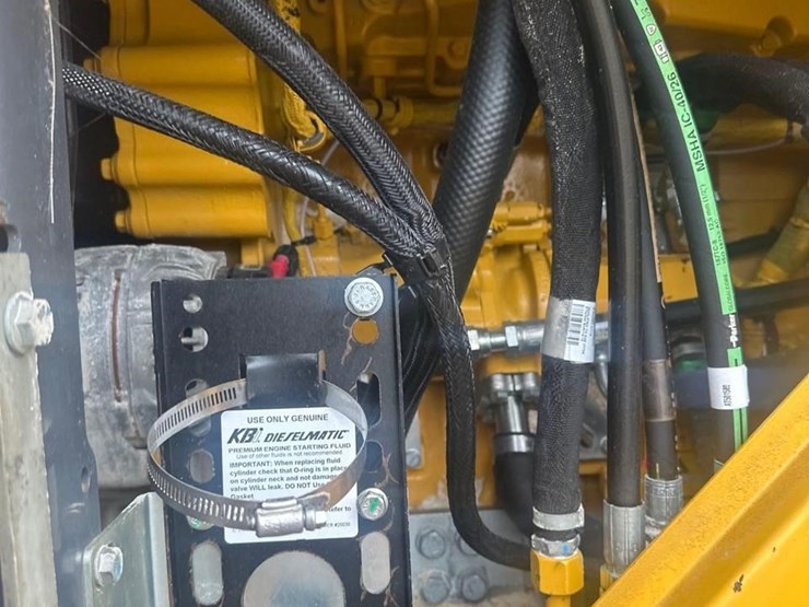 2020-deere-844l-image-26