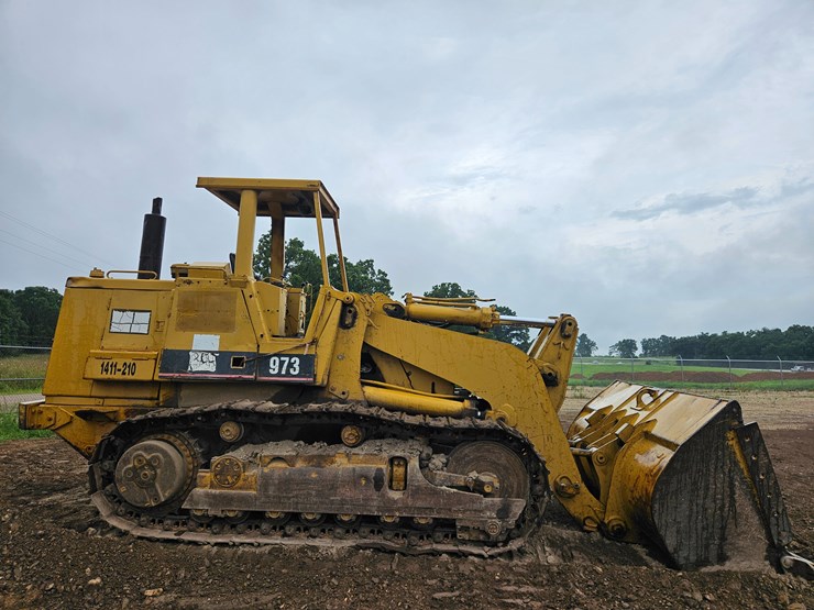 1984-caterpillar-973-image-15