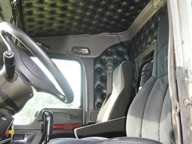 2007-kenworth-t800-image-35