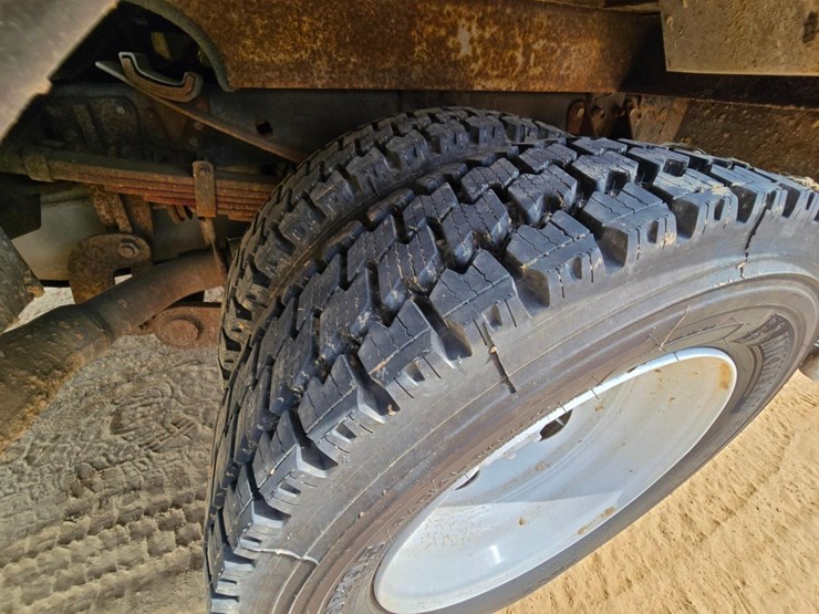 2014-ford-f550-image-36