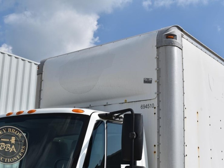 2006-international-durastar-4300-image-18
