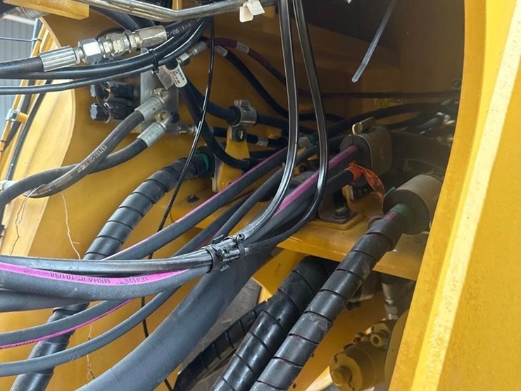 2021-caterpillar-980m-image-21