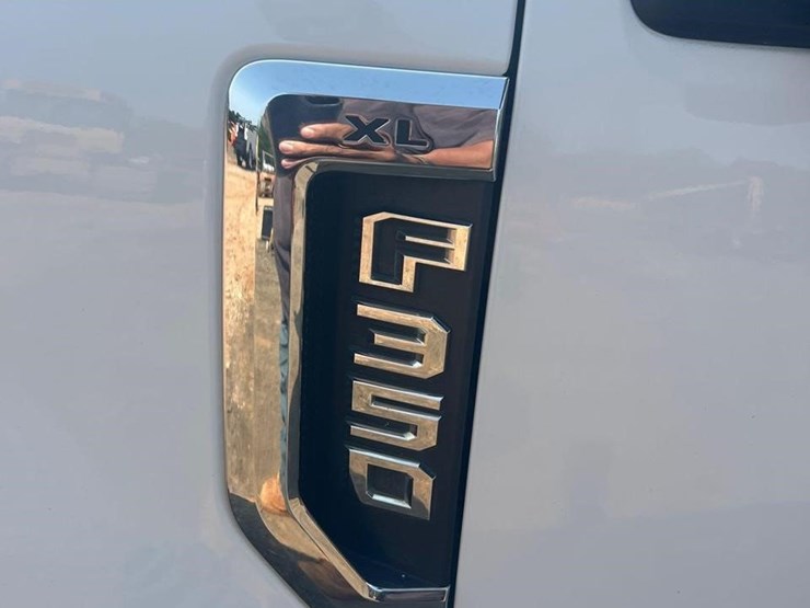 2020-ford-f350-xl-image-6