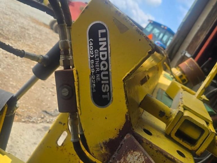 linquist-claas-chopper-adapter-to-john-deere-corn-head-image-4