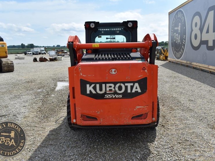 2020-kubota-ssv65-image-13