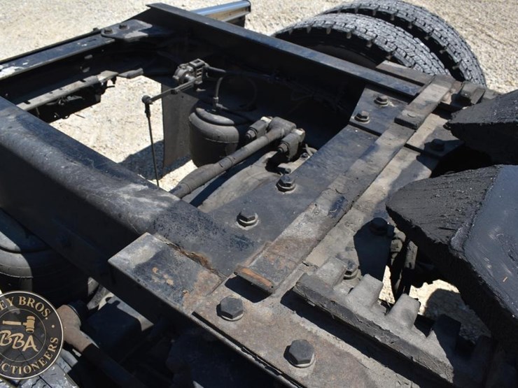 2011-kenworth-t660-image-38