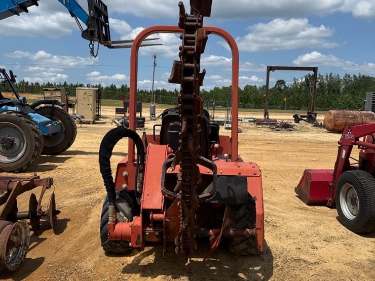 208---2015-ditch-witch-rt45-trencher-image-5