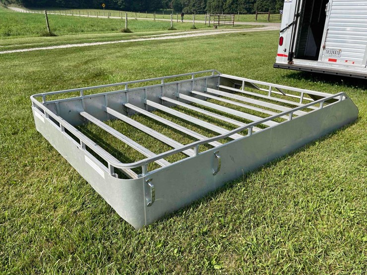 2006-8’x28’-c&c-aluminum-livestock-trailer-image-38