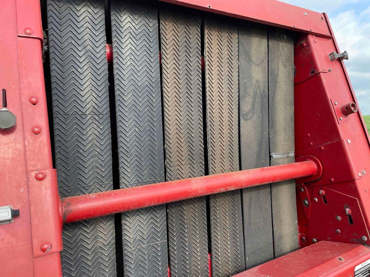 case-8430-round-baler-image-14