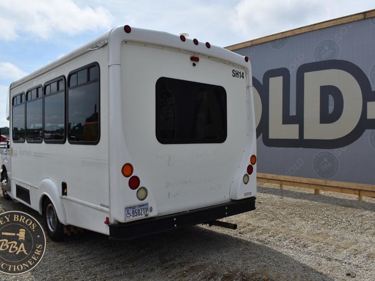 2014-ford-e350-image-11
