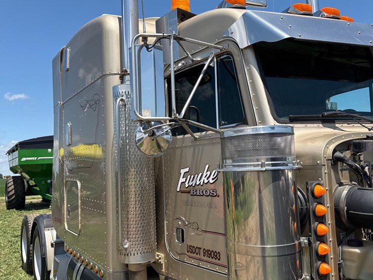 1999-peterbilt-379-image-19