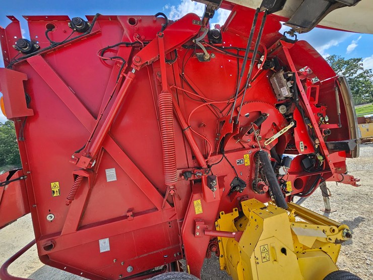 2015-new-holland-460-image-23