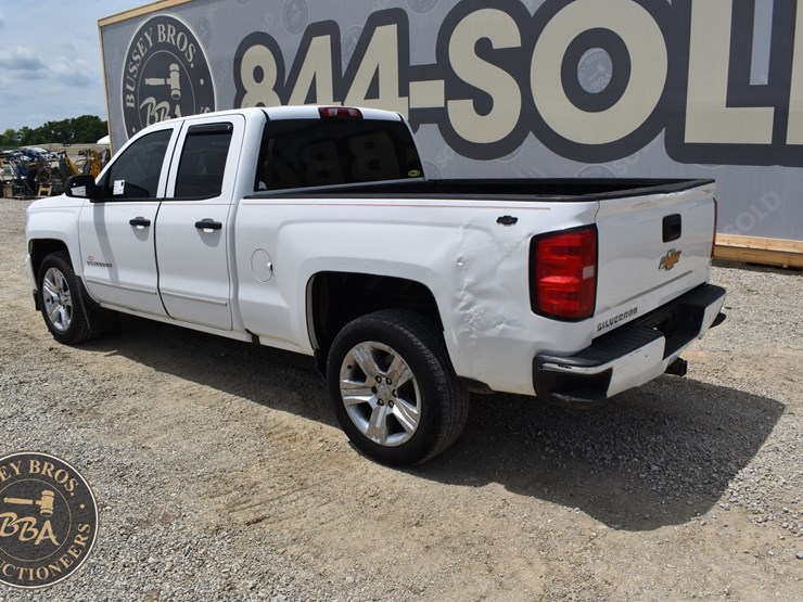 2017-chevrolet-silverado-1500-image-3
