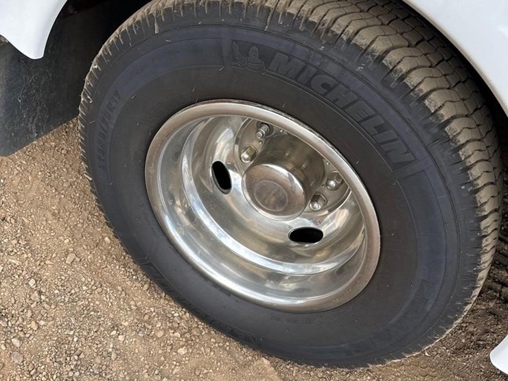 2016-ford-f350-image-23
